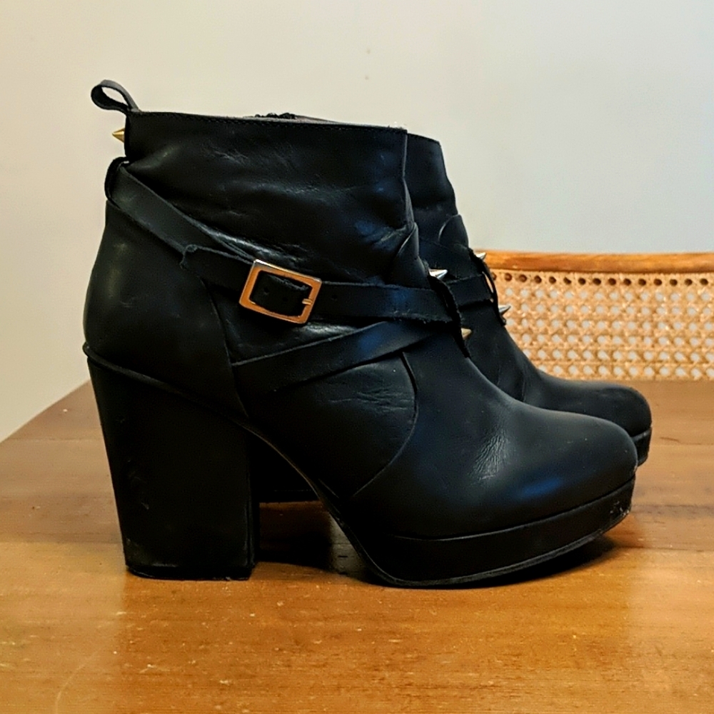 Topshop Leather Ankle boots